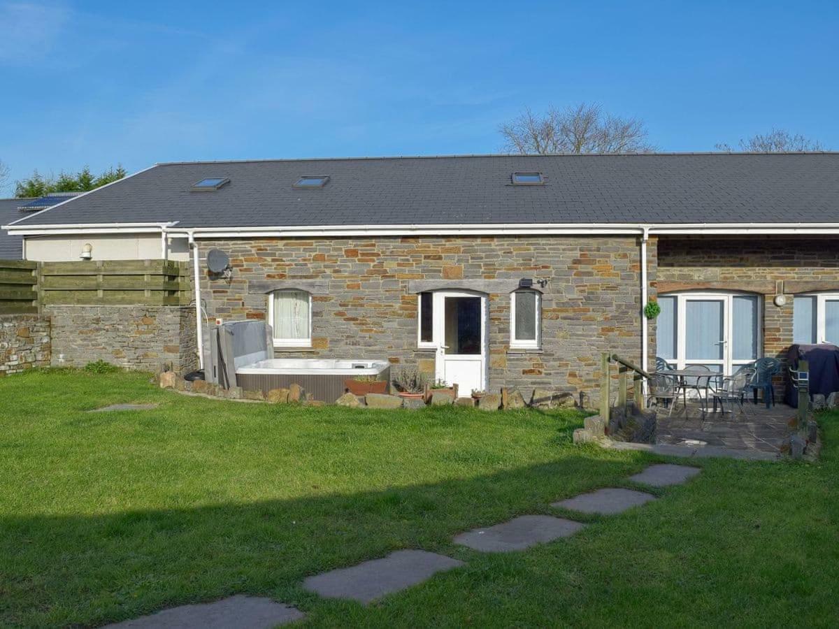 Glanmwrg Barn Villa Trostre Exterior photo